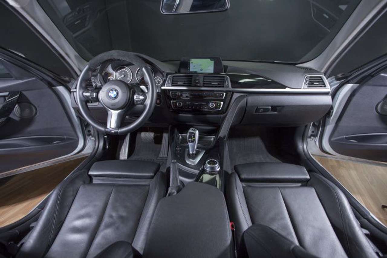 BMW 3 SERIES (04/2018) - SILVER